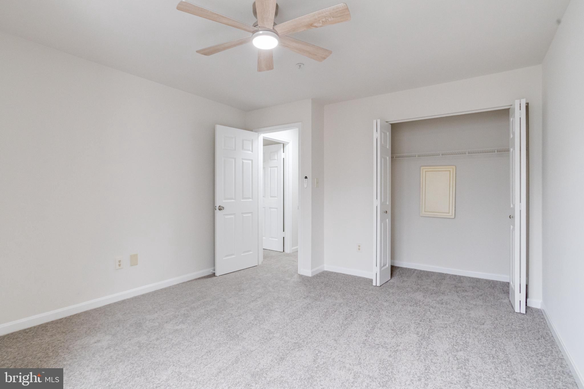 CROMWELL FOUNTAIN - Residential