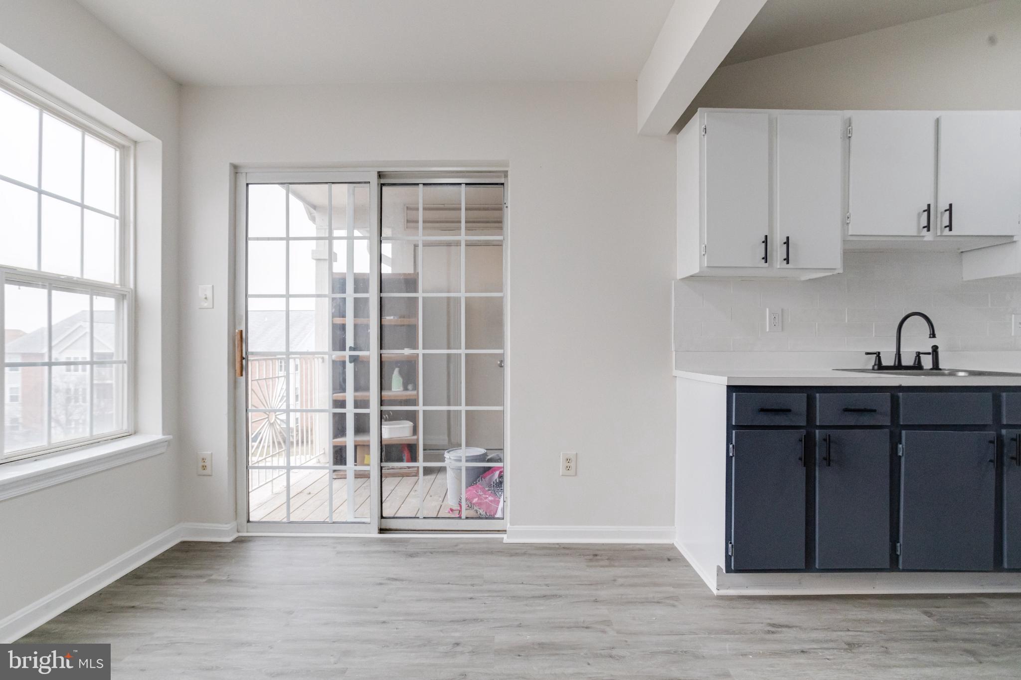 CROMWELL FOUNTAIN - Residential