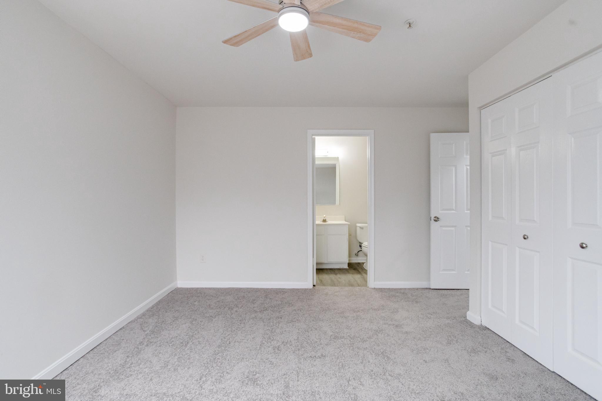 CROMWELL FOUNTAIN - Residential