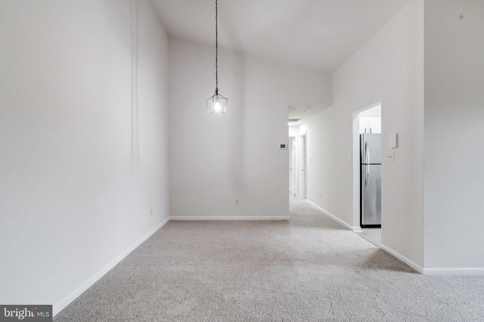 CROMWELL FOUNTAIN - Residential