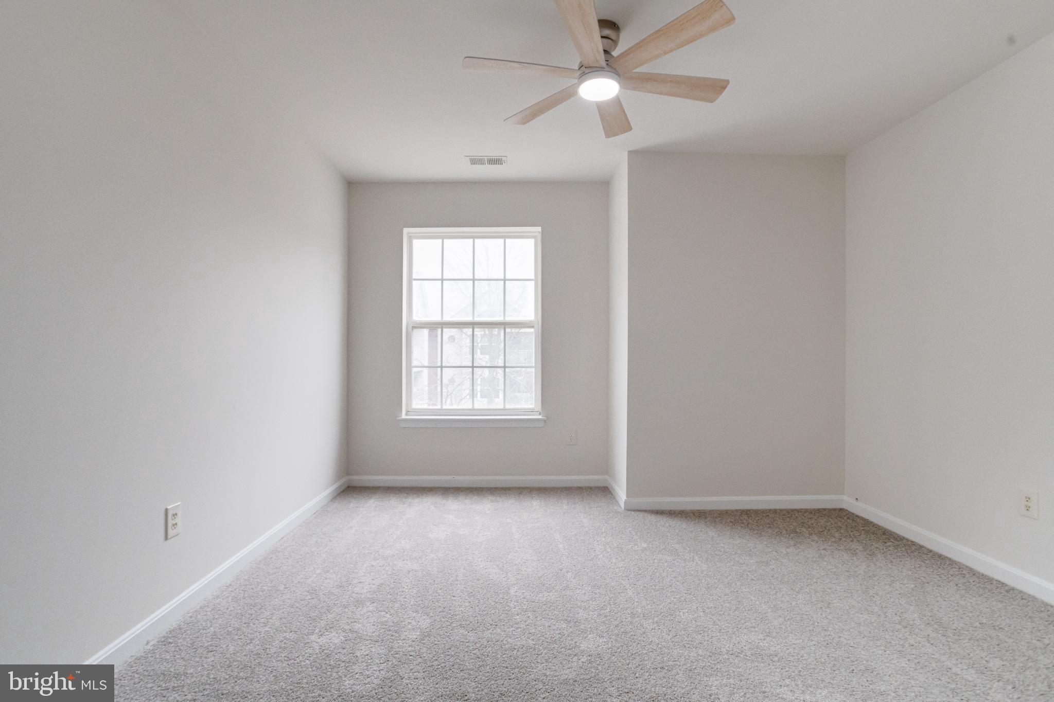 CROMWELL FOUNTAIN - Residential