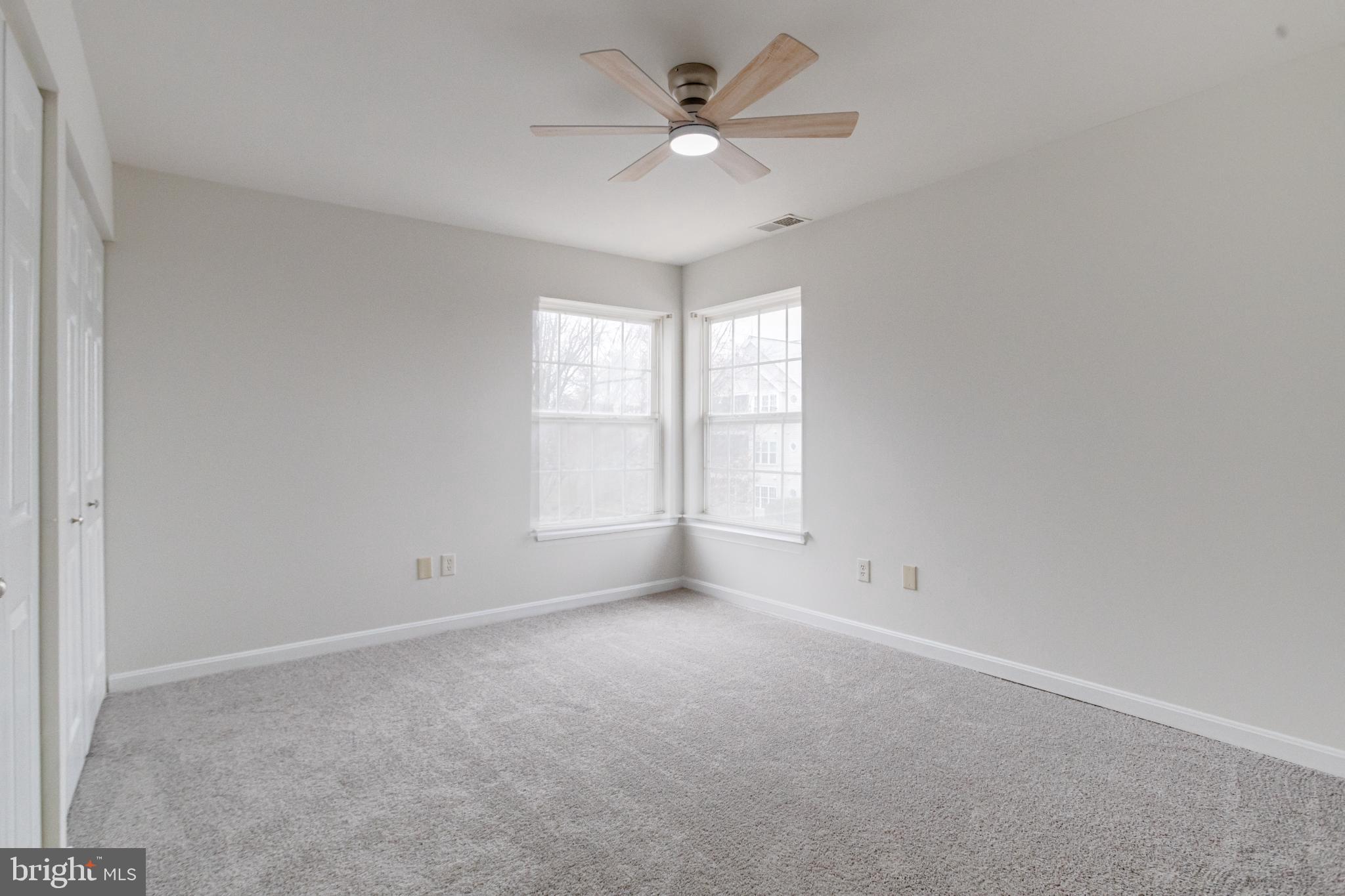 CROMWELL FOUNTAIN - Residential