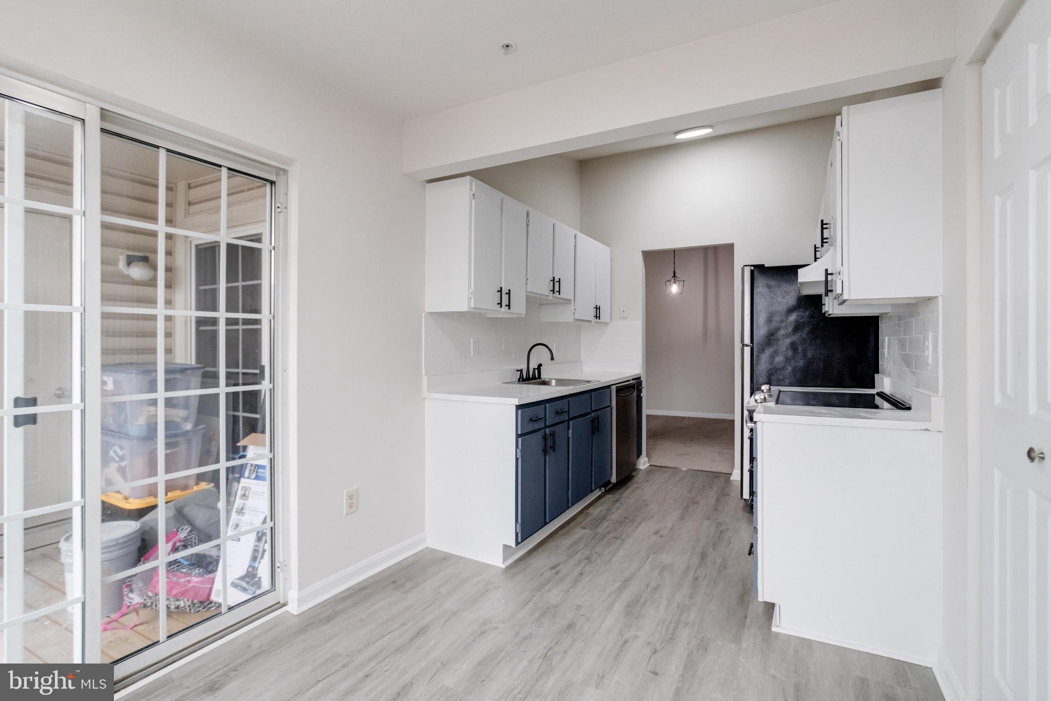 CROMWELL FOUNTAIN - Residential