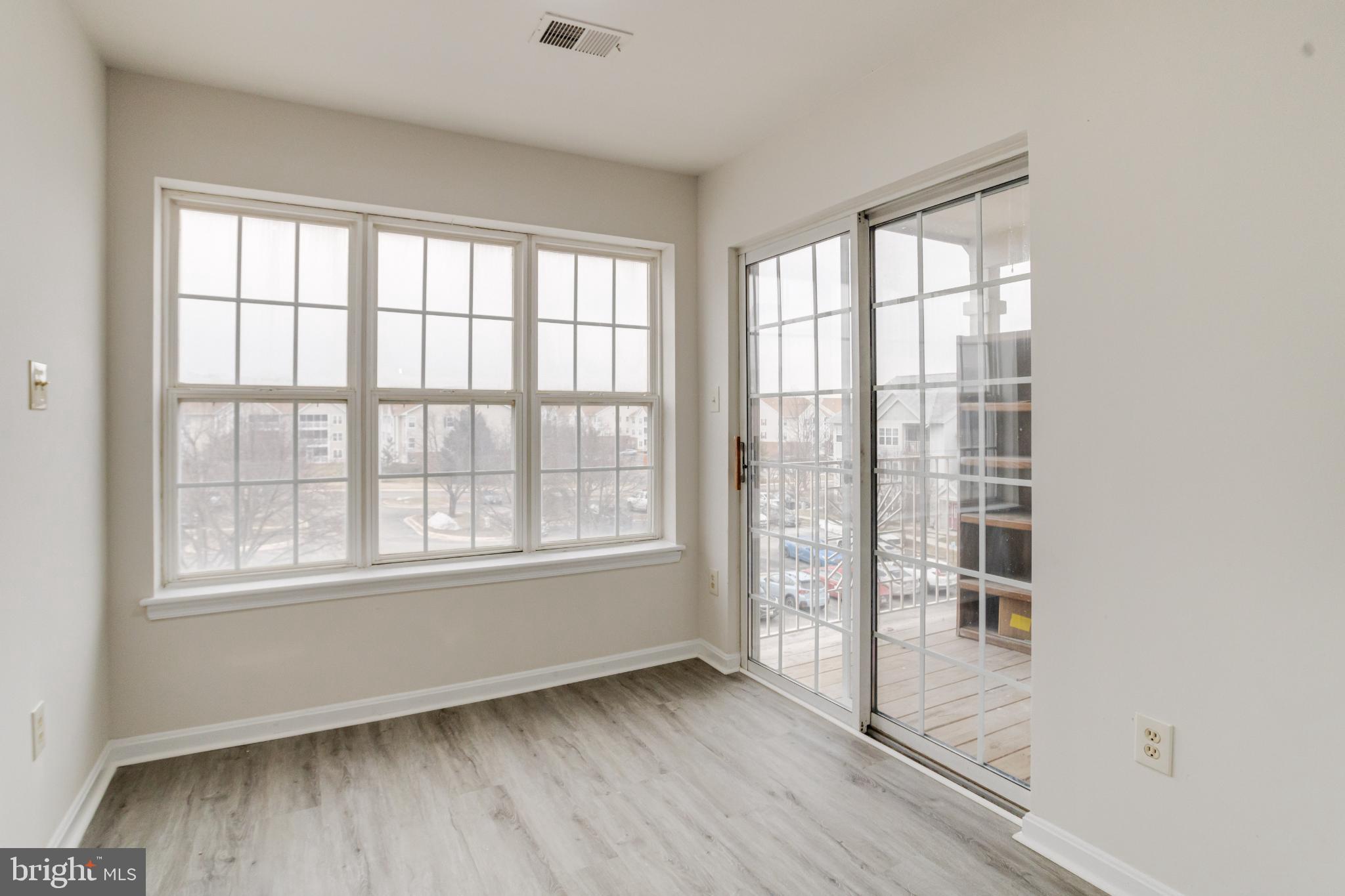 CROMWELL FOUNTAIN - Residential