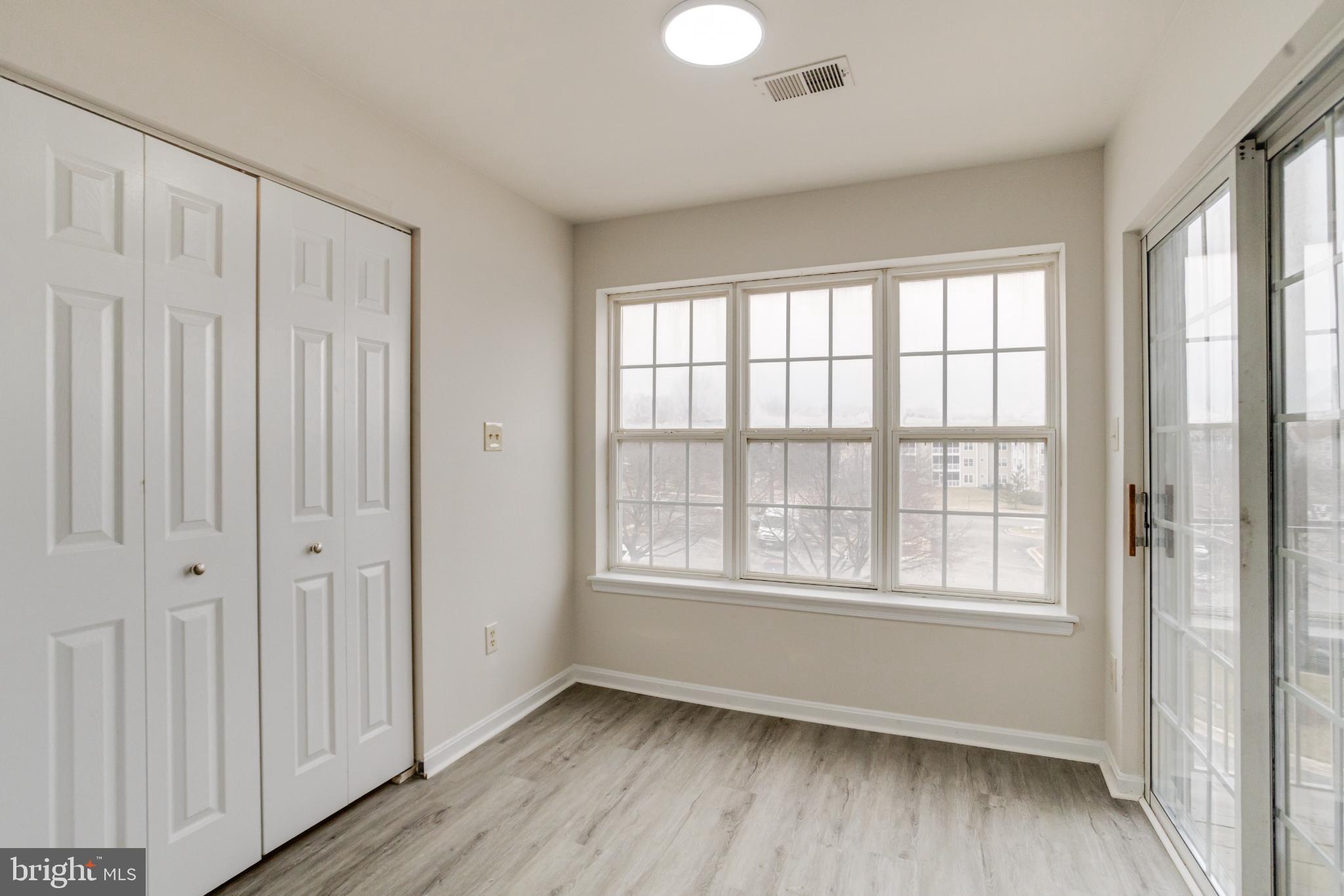 CROMWELL FOUNTAIN - Residential