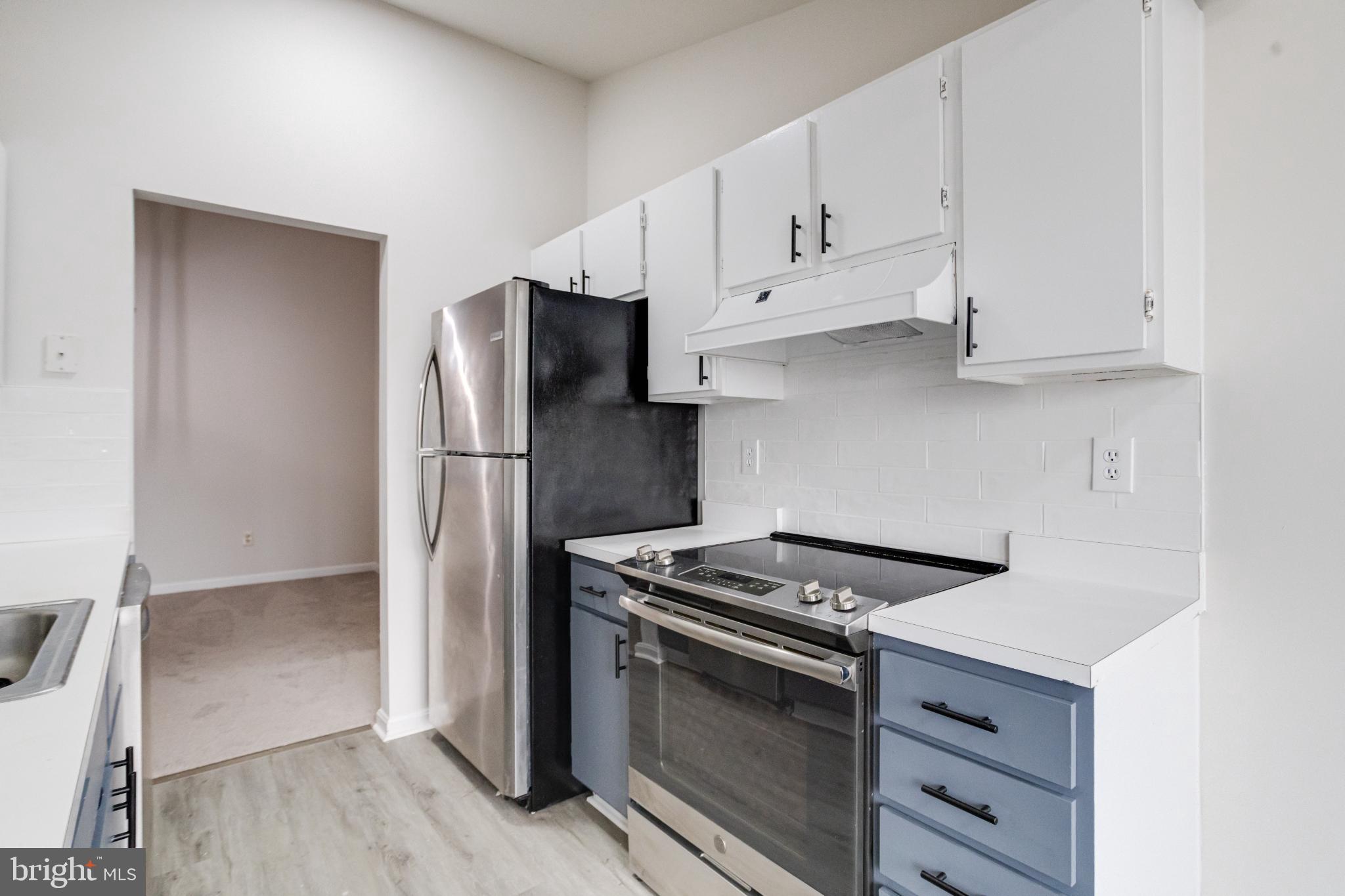 CROMWELL FOUNTAIN - Residential