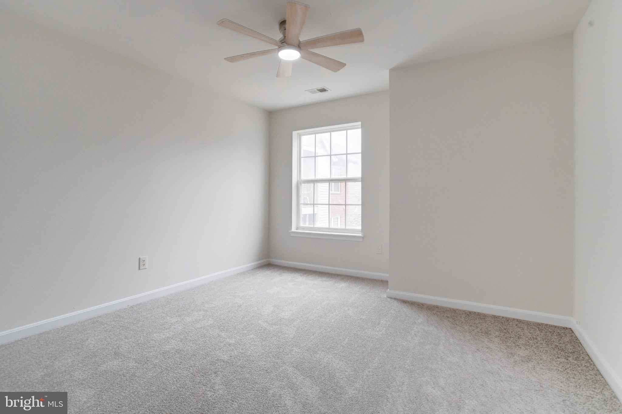 CROMWELL FOUNTAIN - Residential