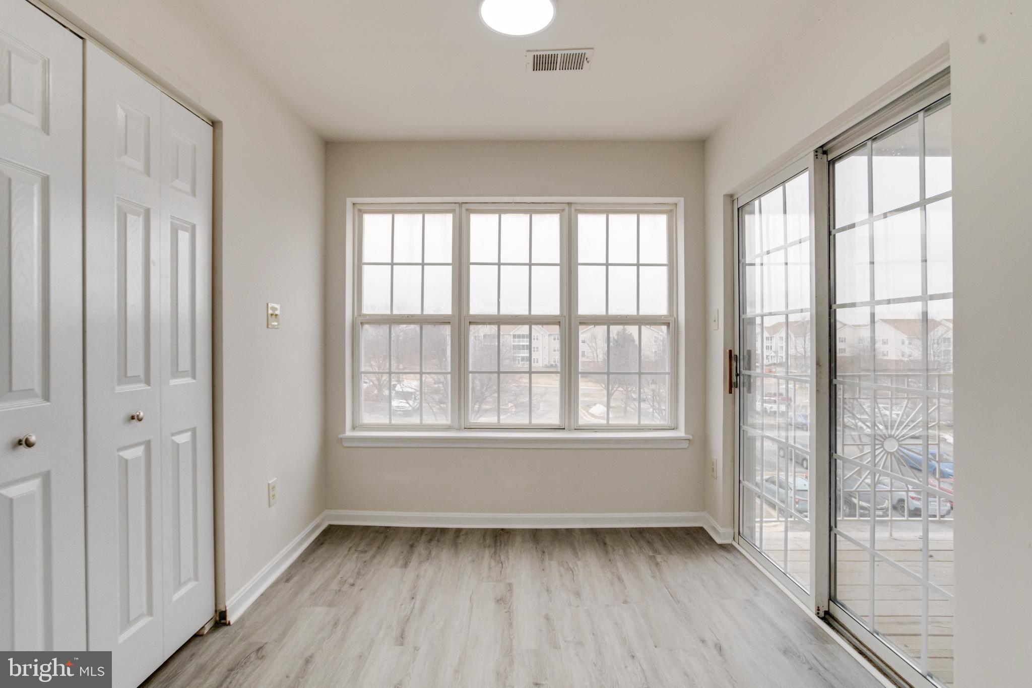 CROMWELL FOUNTAIN - Residential