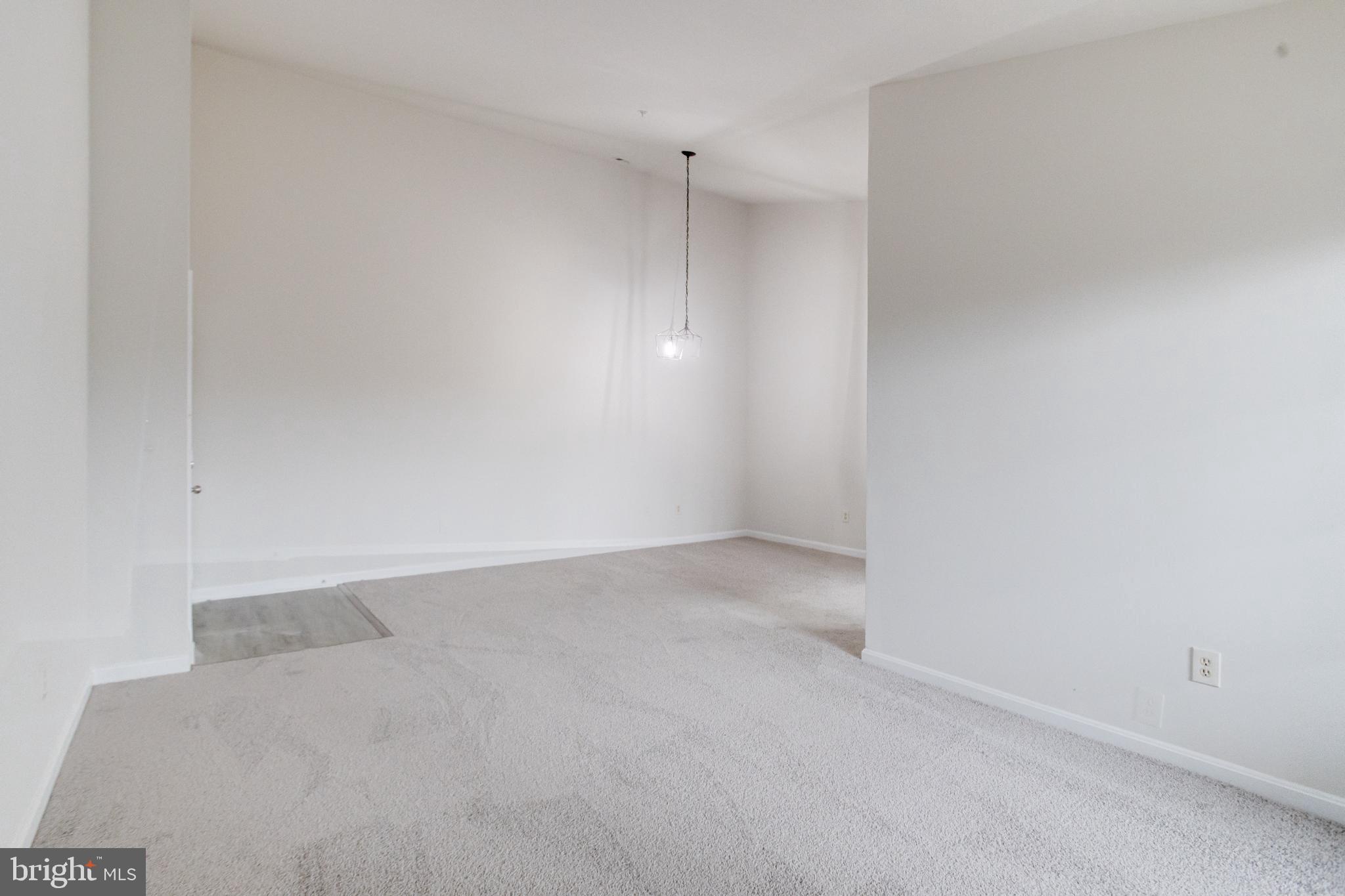 CROMWELL FOUNTAIN - Residential