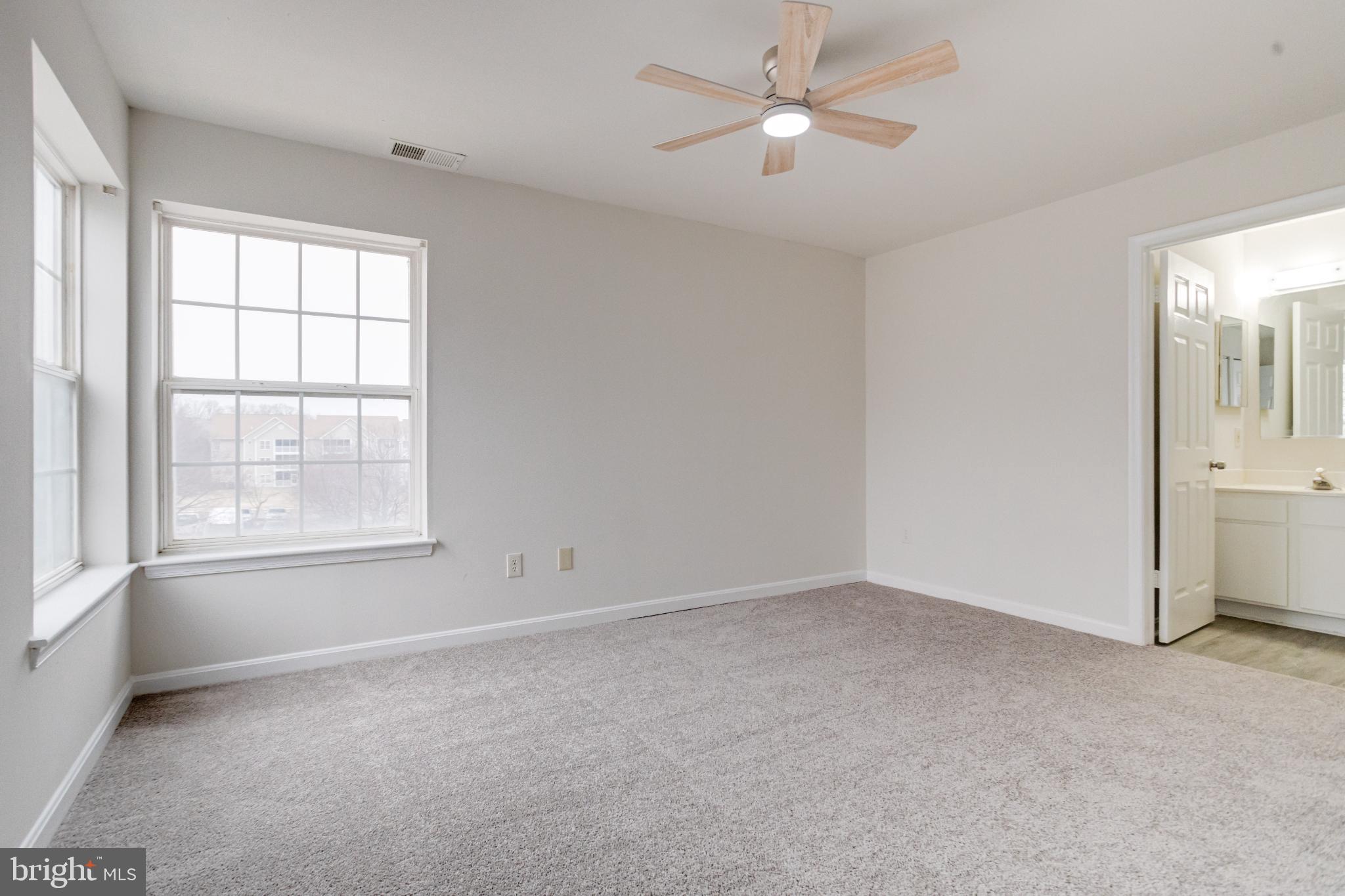 CROMWELL FOUNTAIN - Residential