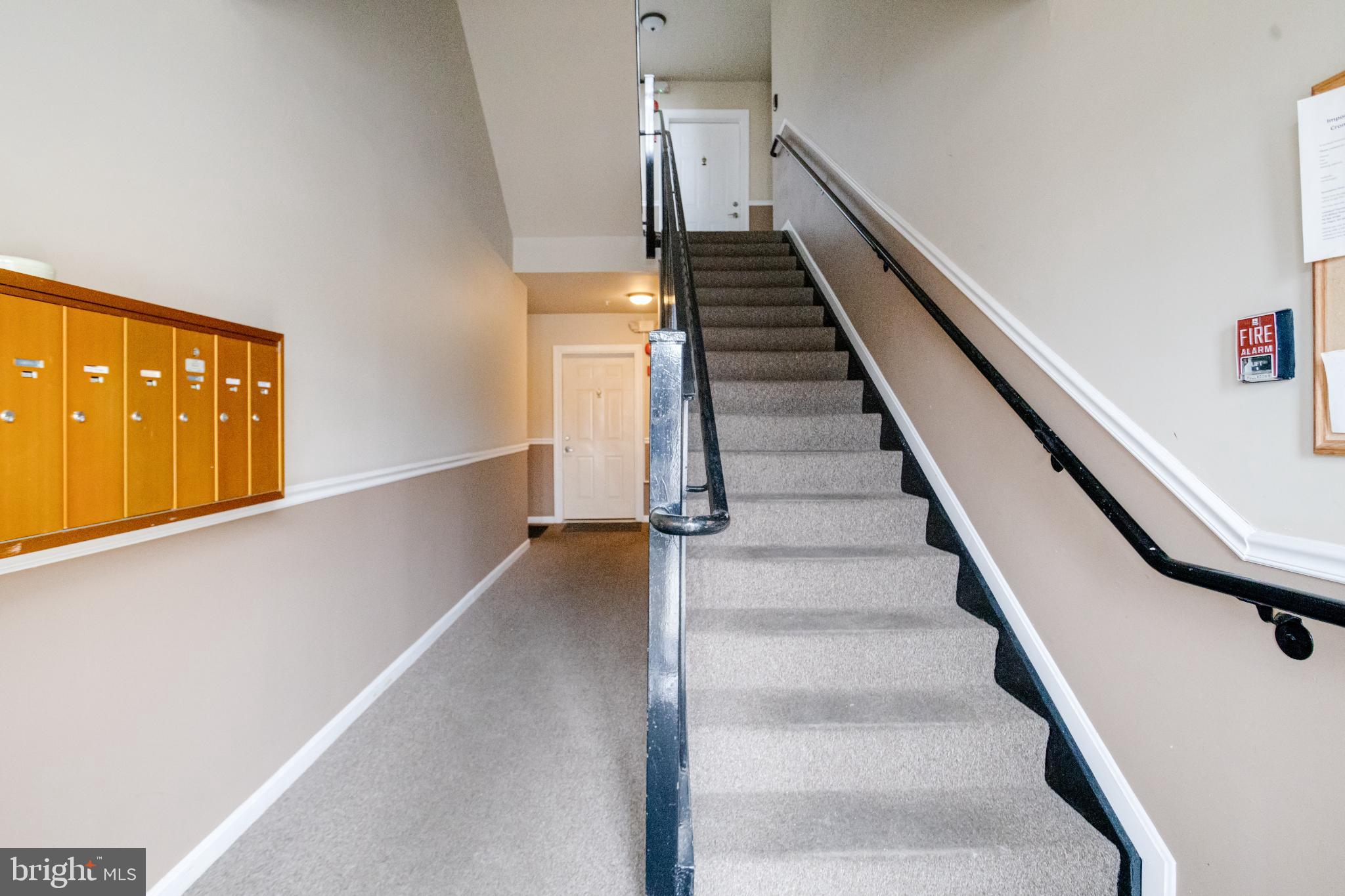 CROMWELL FOUNTAIN - Residential