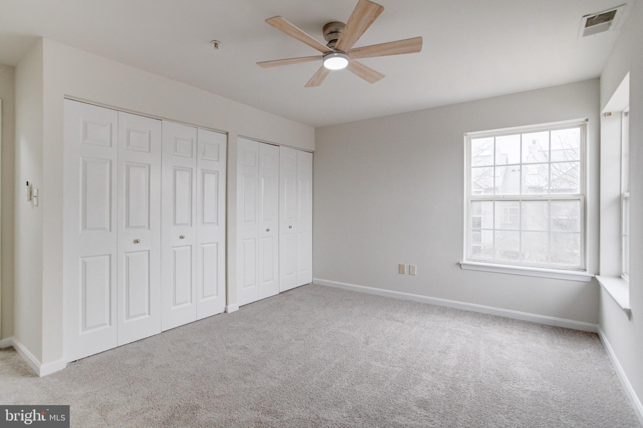 CROMWELL FOUNTAIN - Residential