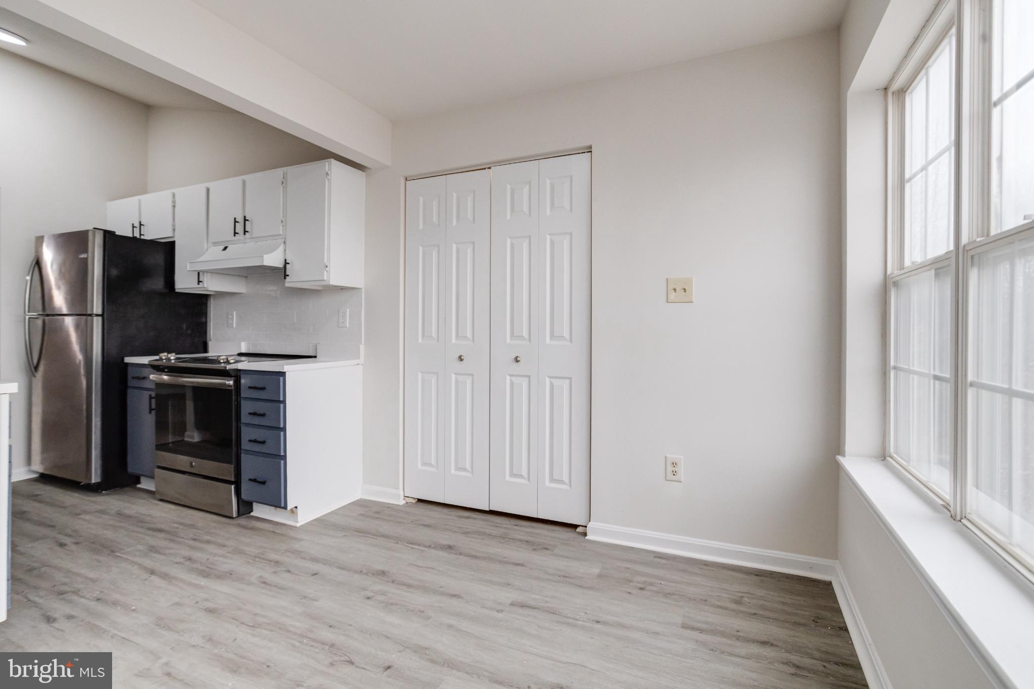 CROMWELL FOUNTAIN - Residential