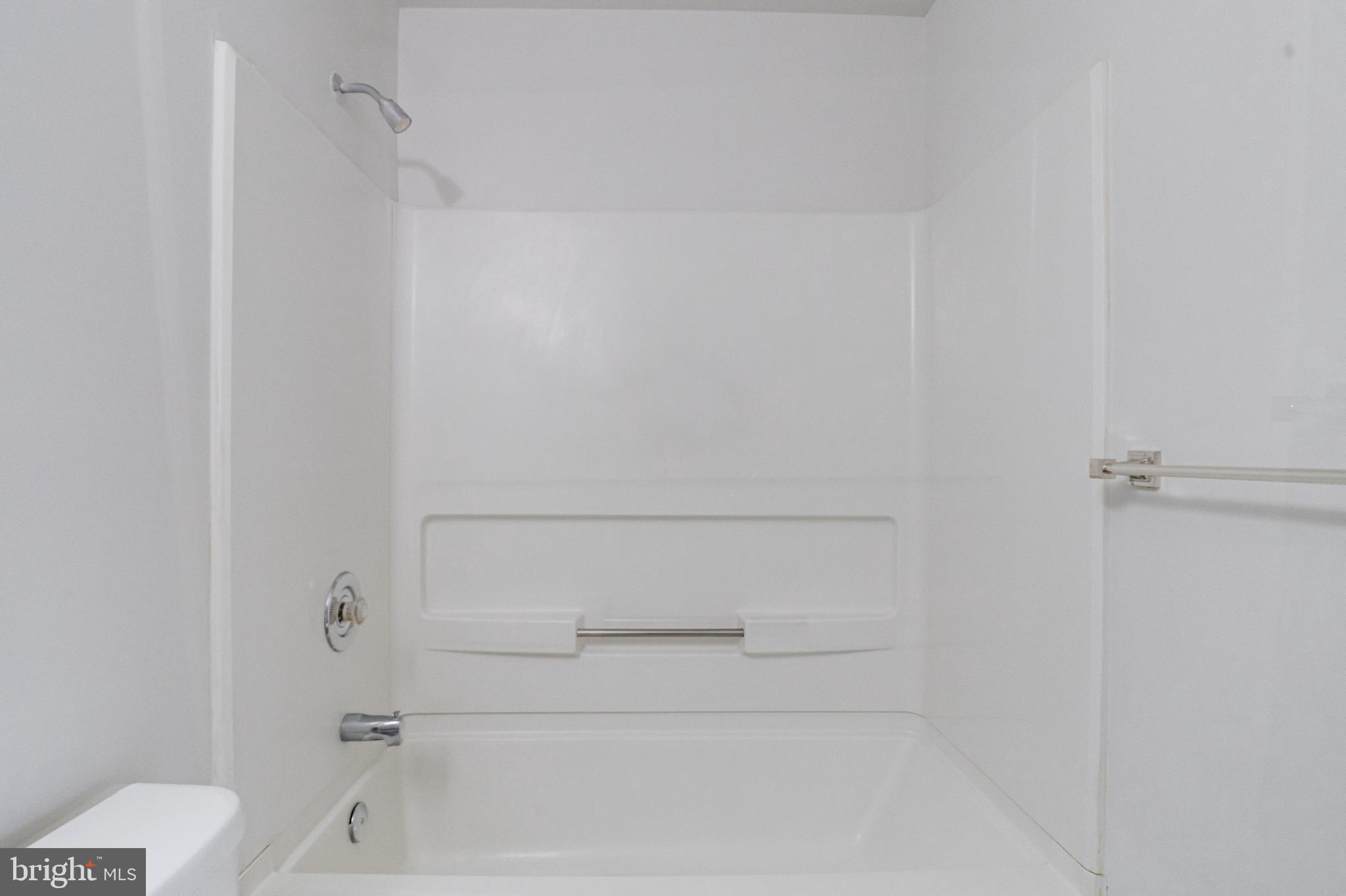 CROMWELL FOUNTAIN - Residential