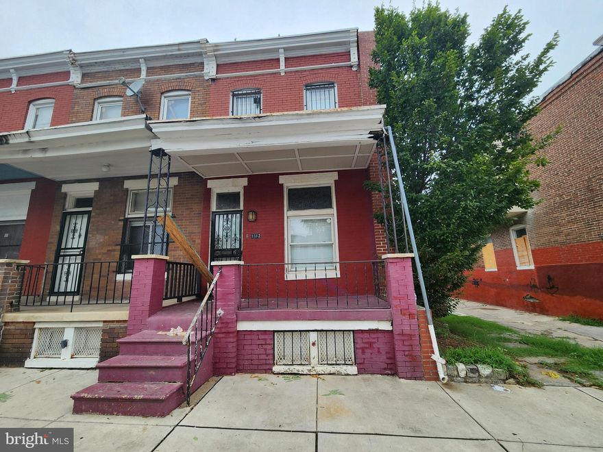 ONLINE AUCTION: Bidding begins 9/6 @ 10:00 AM. Bidding ends 9/10 @ 11:00 AM. List Price is Suggested Opening Bid. 2 Story End Unit Porch-Front Townhouse located in the Darley Park area of Baltimore City. Residents can enjoy the nearby attractions such as Clifton Park, Clifton Park Golf Course, Lake Montebello, & Waverly Crossroads Shopping Mall. Easy Access to major Traffic Artery North Ave. Property is Vacant. Deposit: $5,000.