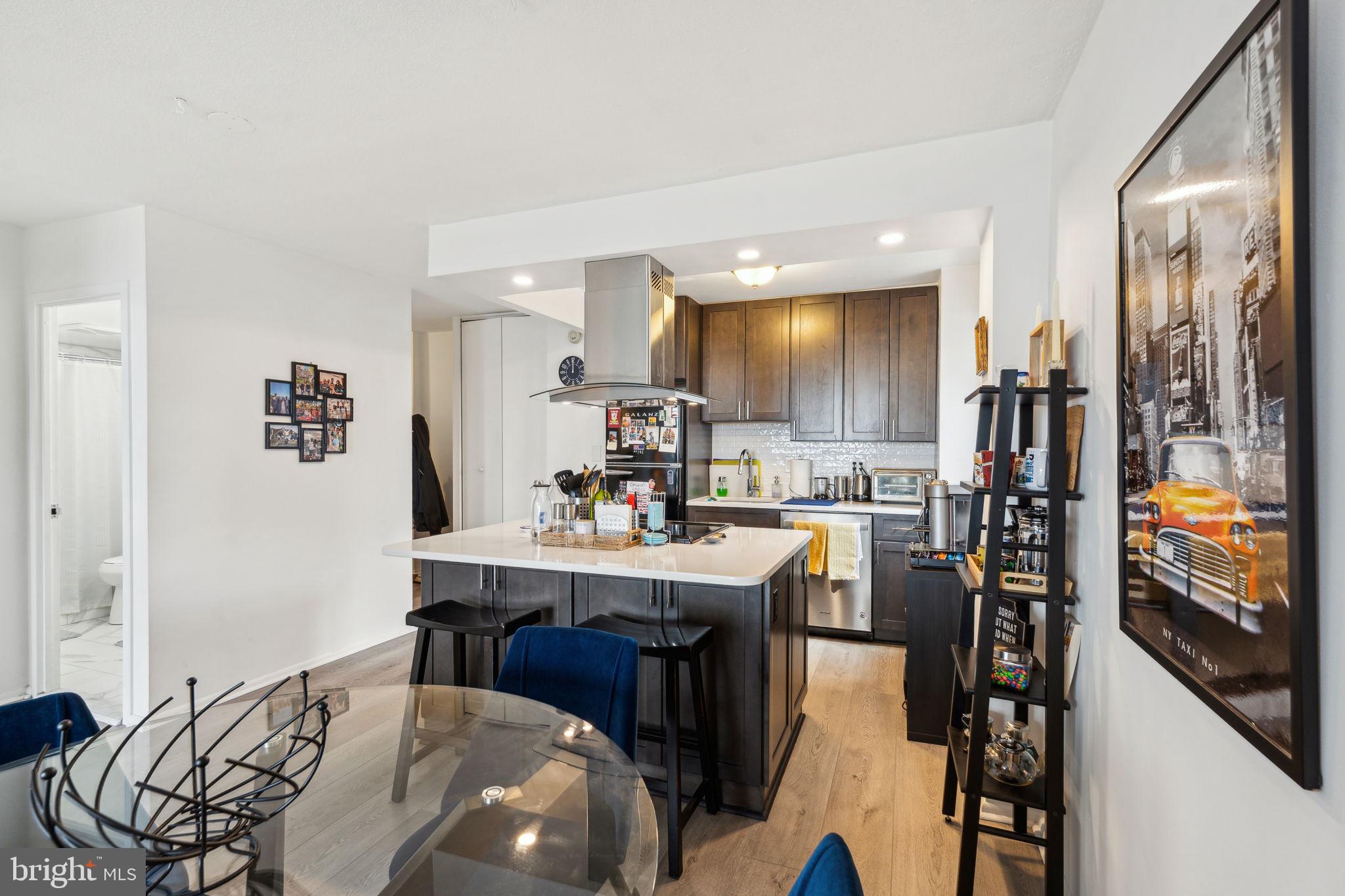 AVENUE OF THE ARTS - Residential