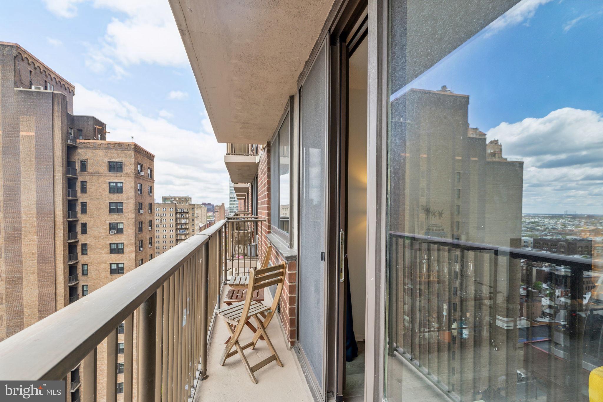 AVENUE OF THE ARTS - Residential