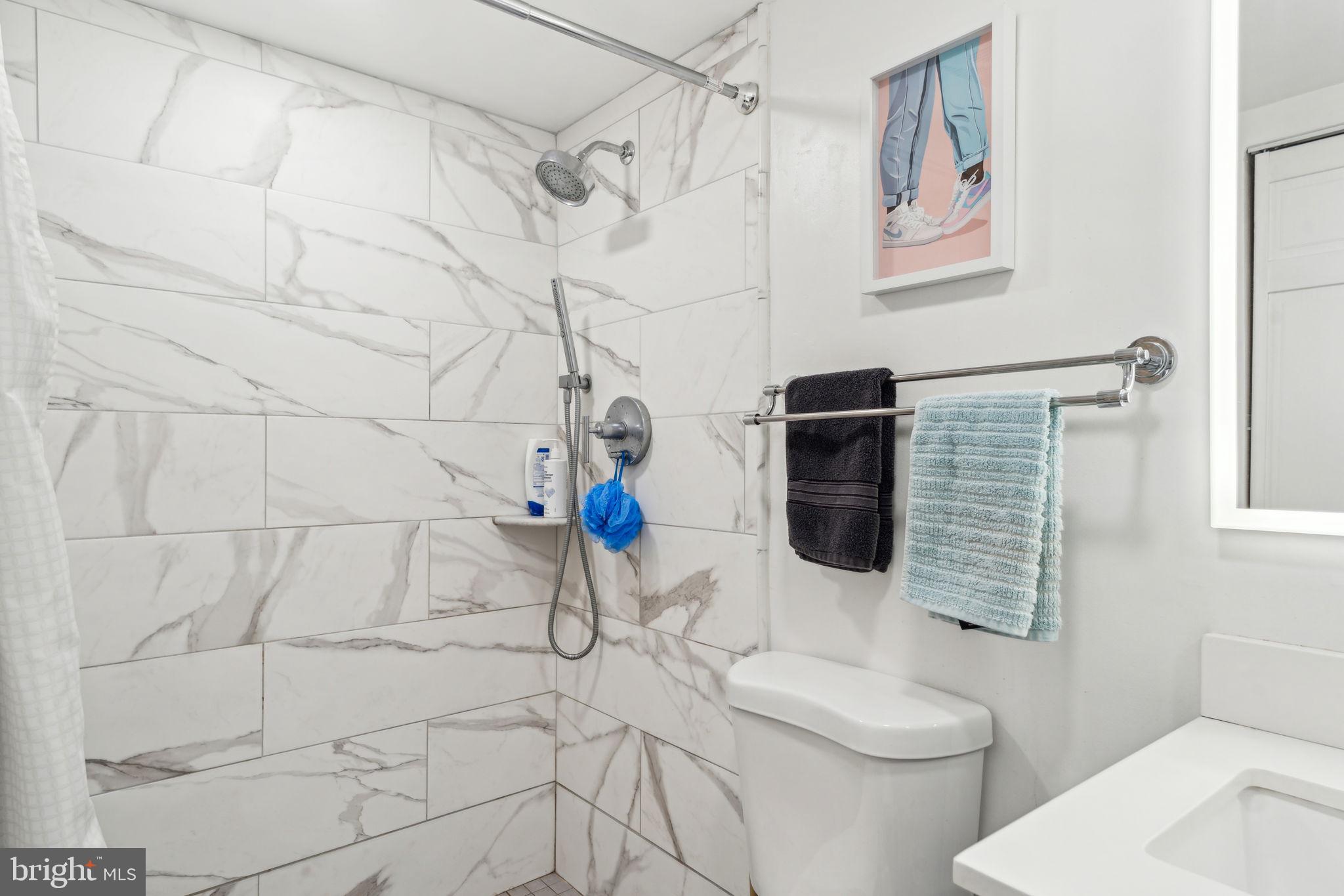 AVENUE OF THE ARTS - Residential