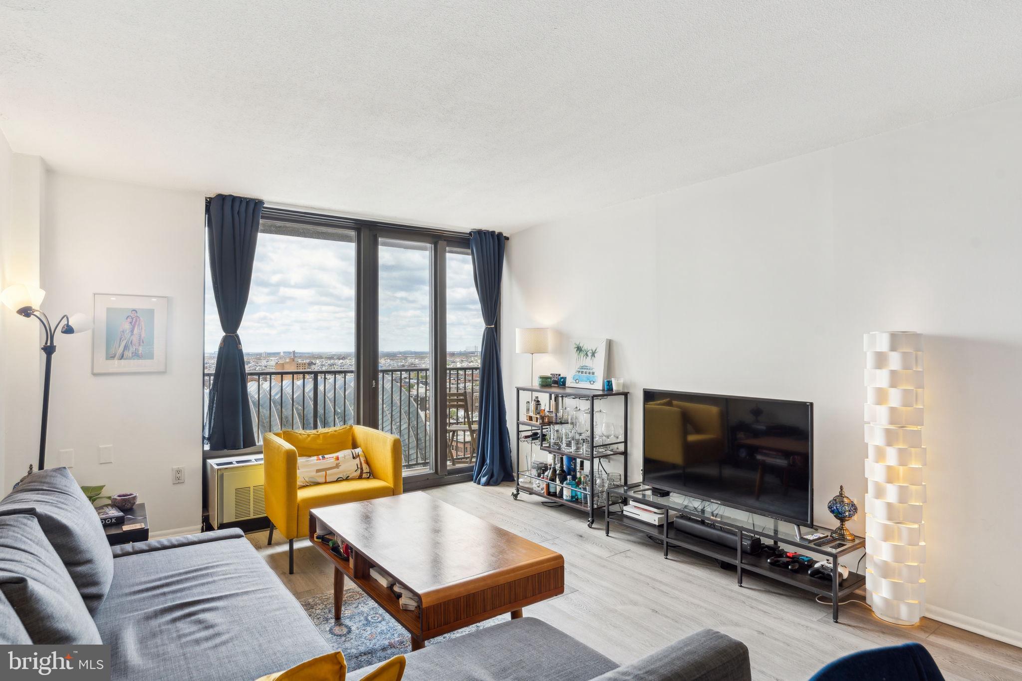 AVENUE OF THE ARTS - Residential