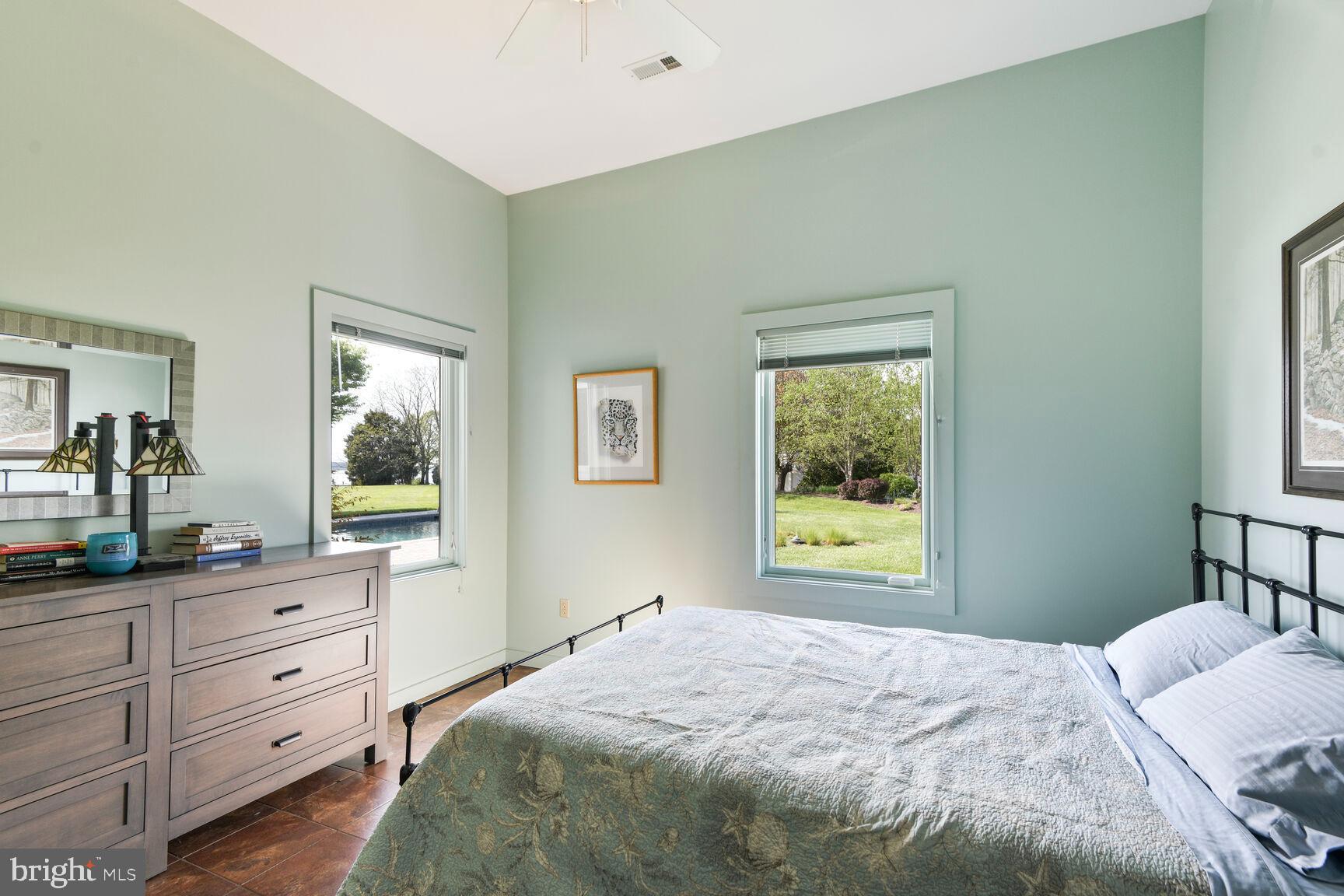 ROYAL OAK - Residential