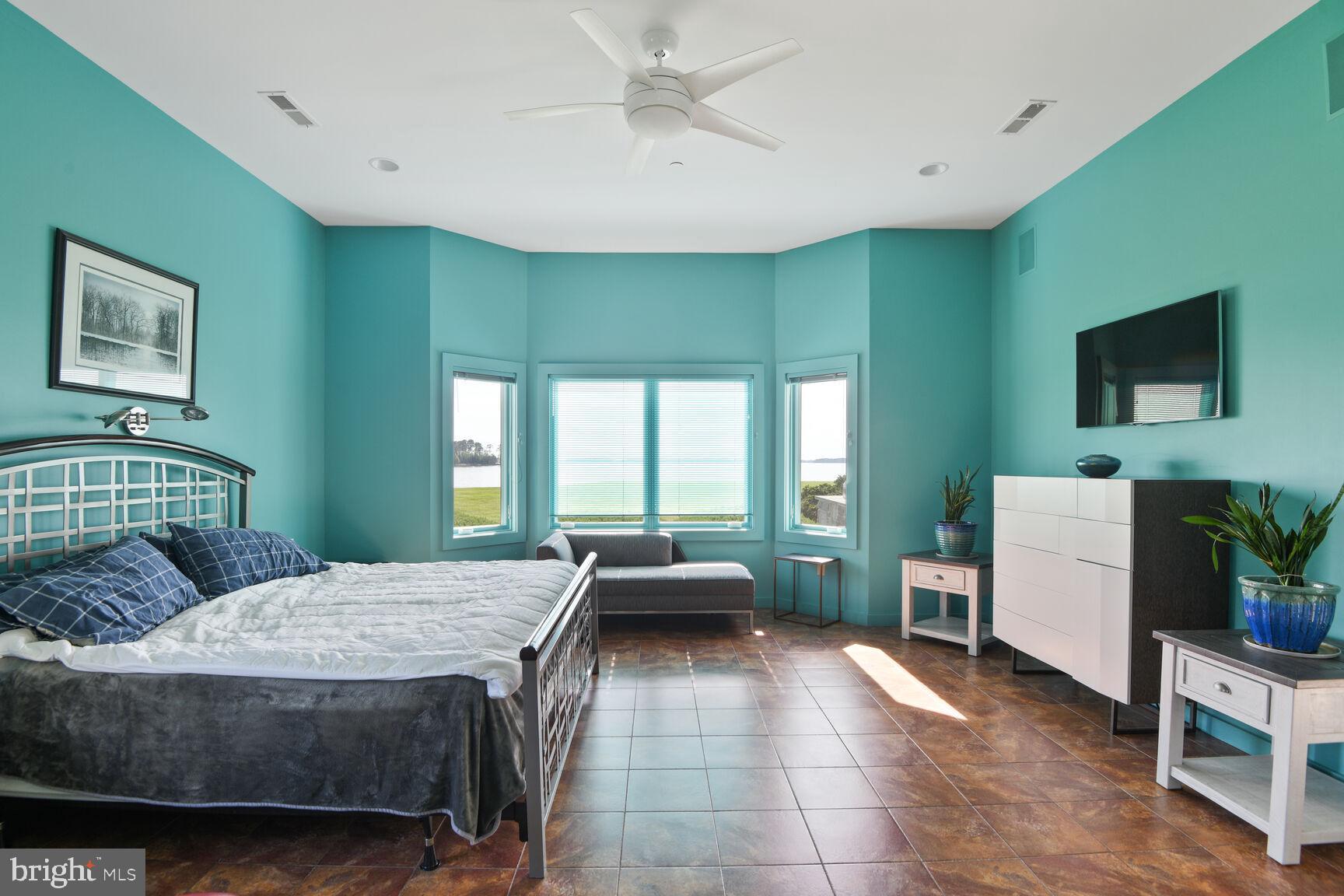 ROYAL OAK - Residential