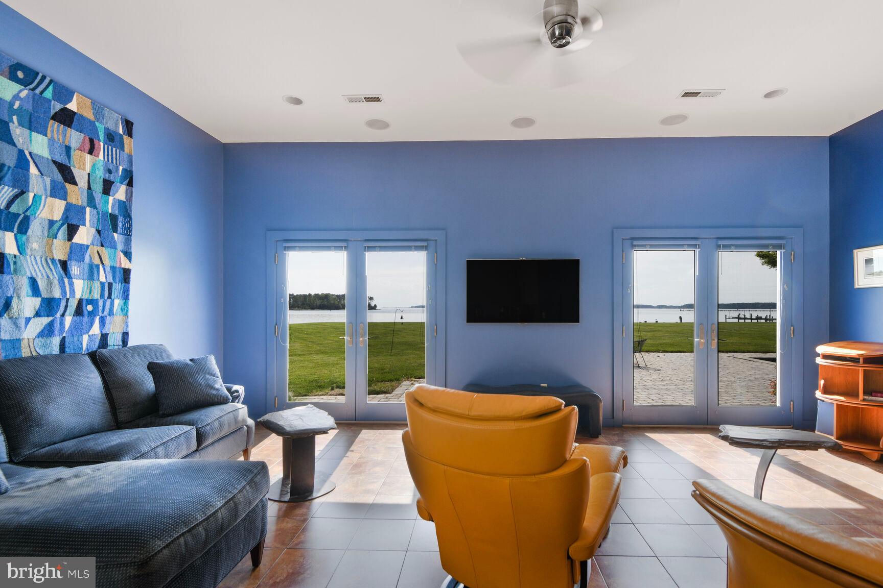 ROYAL OAK - Residential