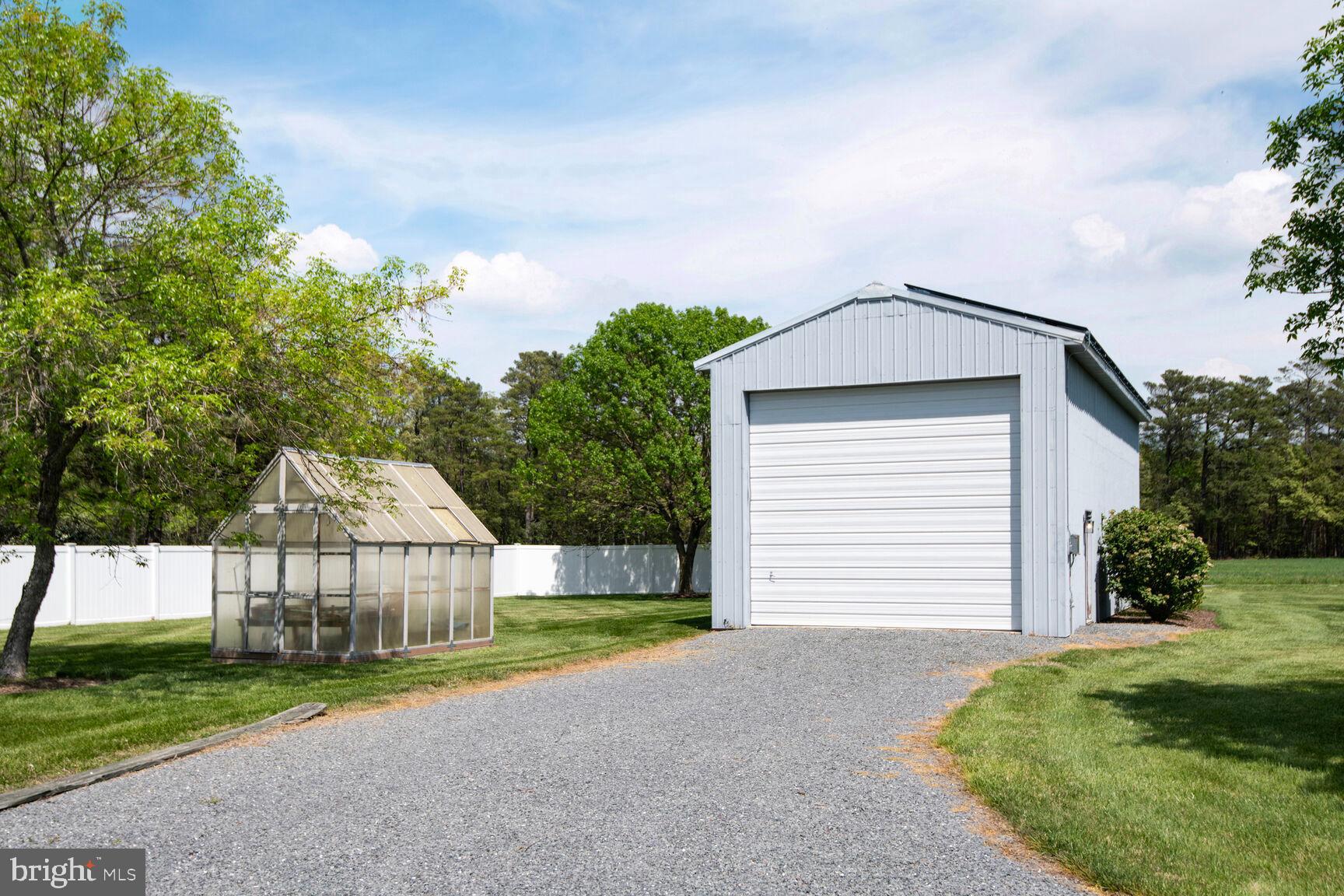 ROYAL OAK - Residential