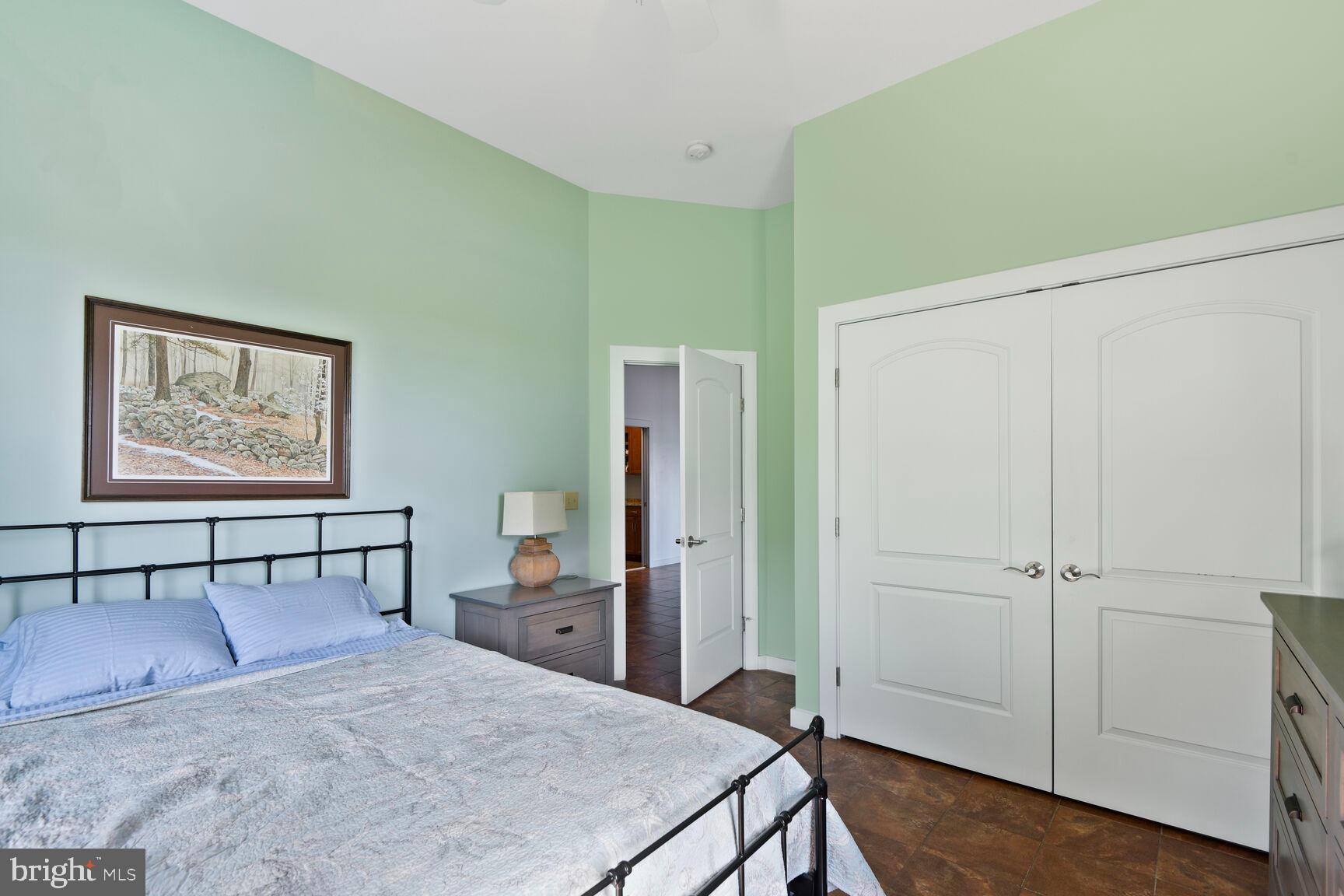 ROYAL OAK - Residential