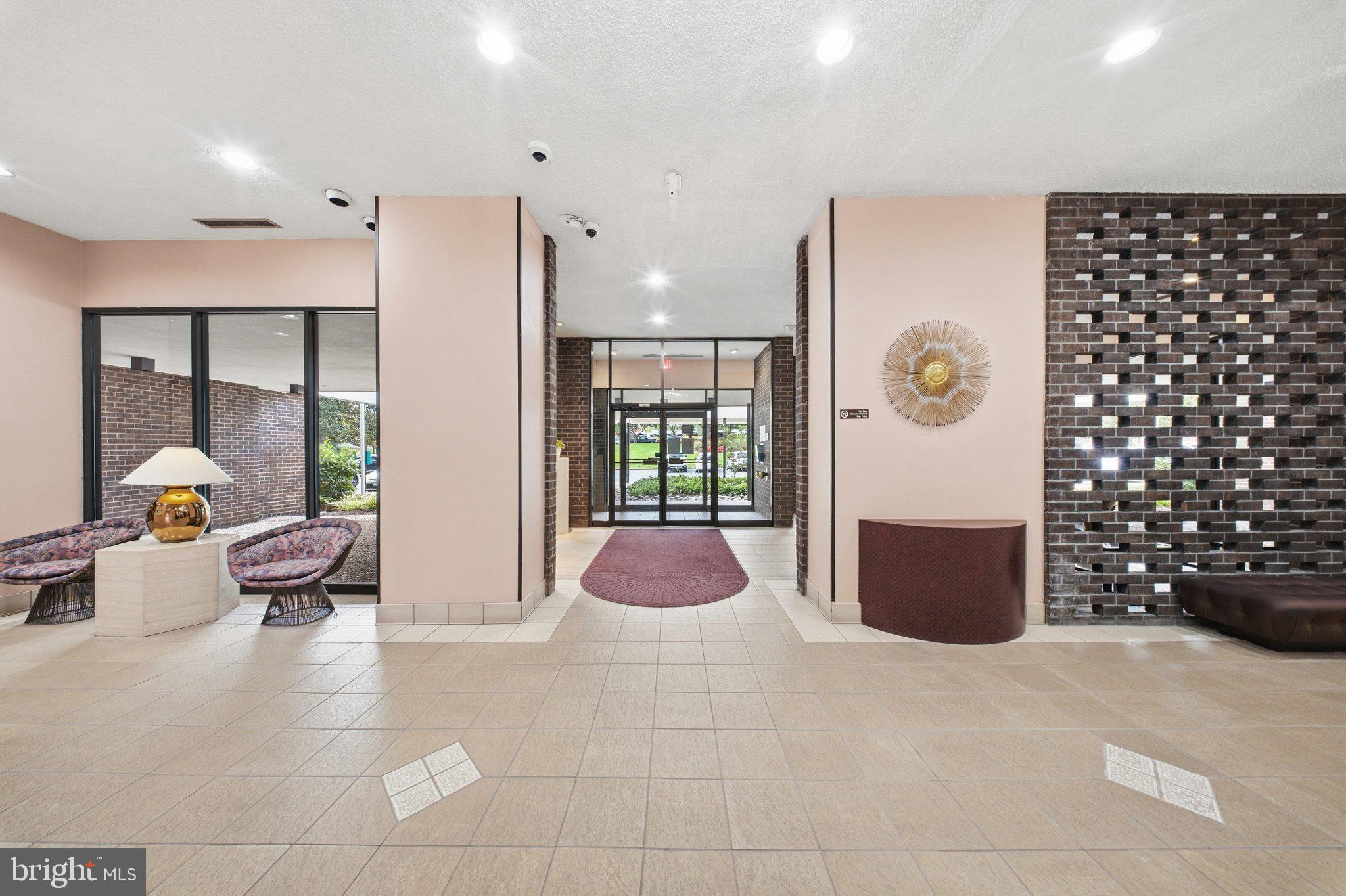250 S REYNOLDS STREET 801