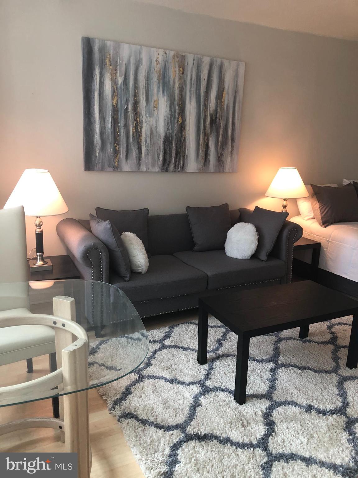 RIVER PLACE WEST - Residential