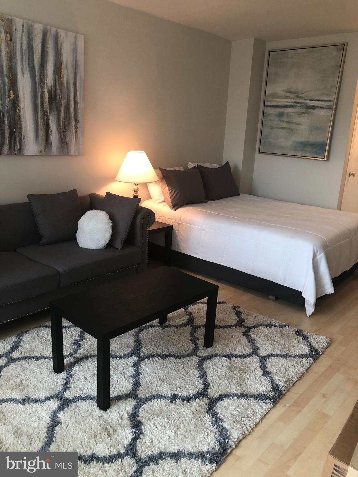 RIVER PLACE WEST - Residential