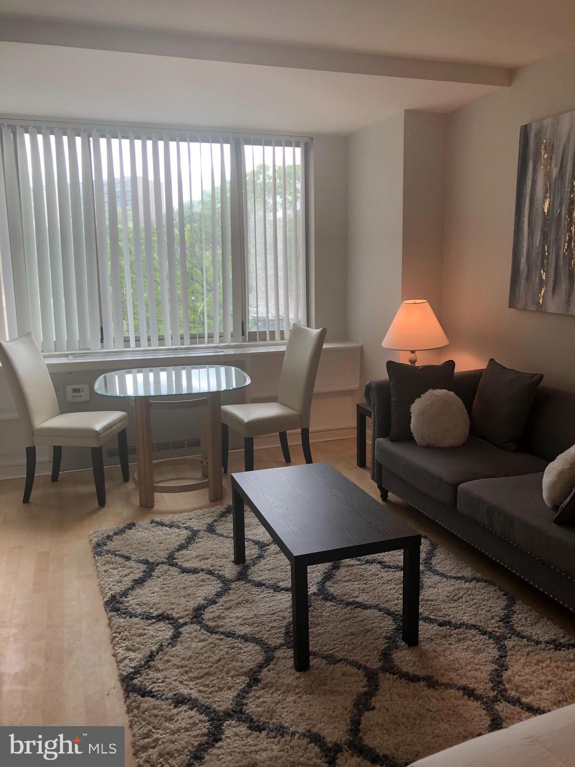 RIVER PLACE WEST - Residential