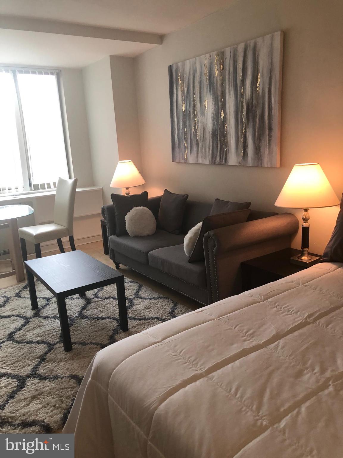 RIVER PLACE WEST - Residential