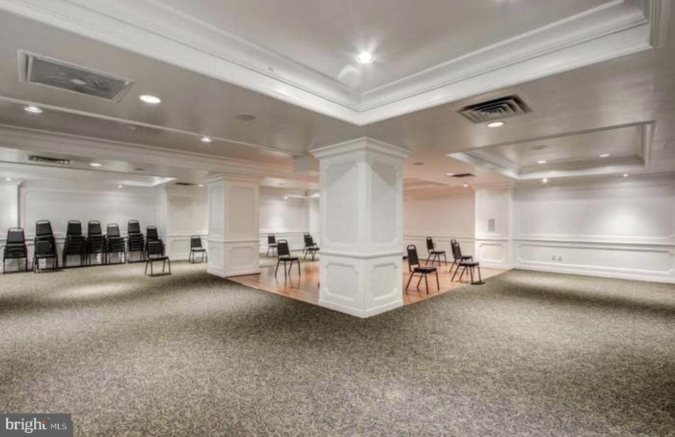 PROMENADE TOWERS - Residential