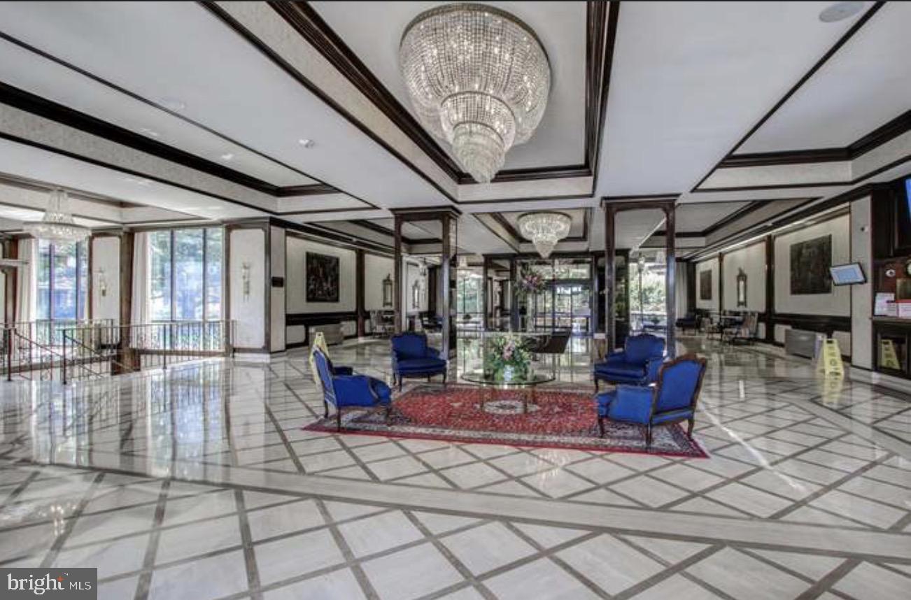 PROMENADE TOWERS - Residential