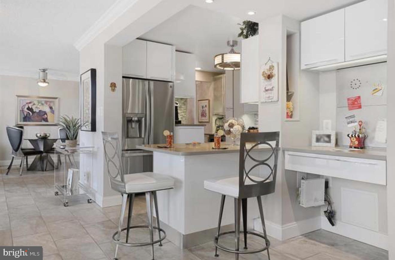 PROMENADE TOWERS - Residential