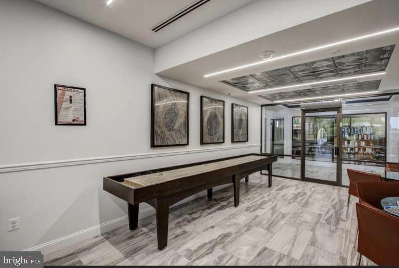 PROMENADE TOWERS - Residential