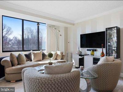 PROMENADE TOWERS - Residential