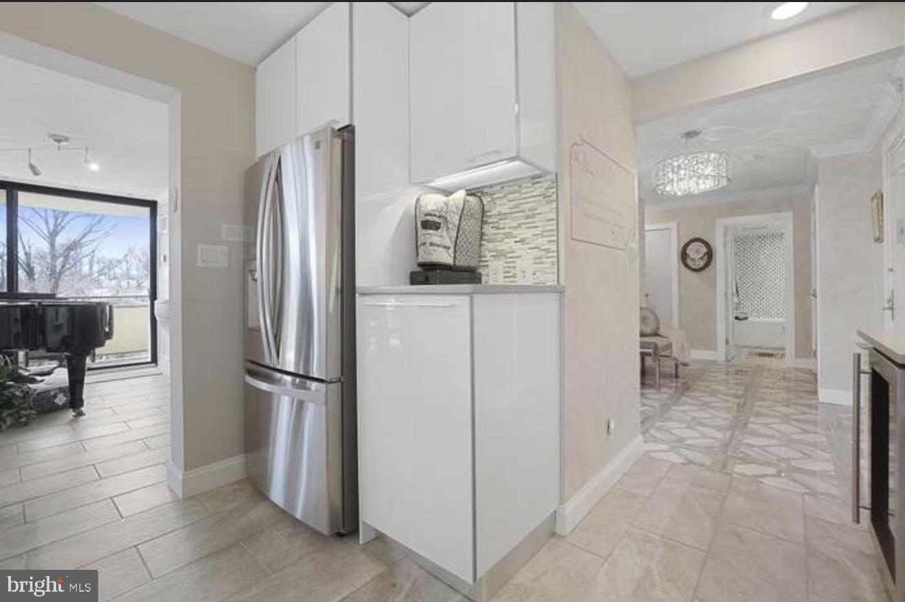 PROMENADE TOWERS - Residential