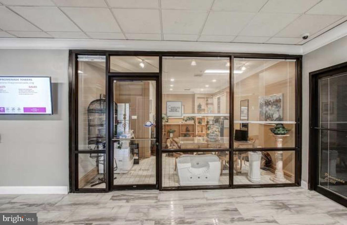 PROMENADE TOWERS - Residential