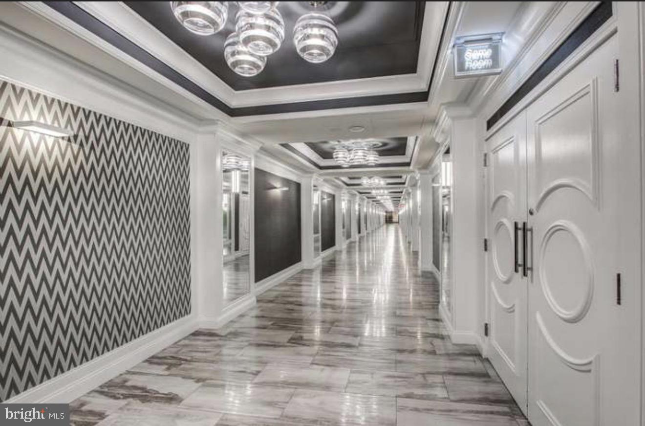 PROMENADE TOWERS - Residential