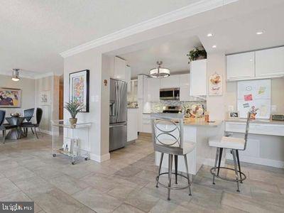 PROMENADE TOWERS - Residential