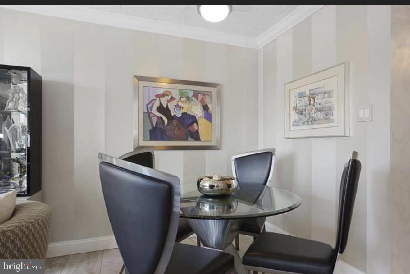 PROMENADE TOWERS - Residential