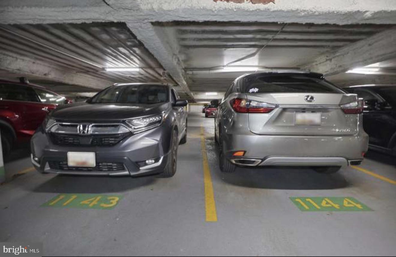 PROMENADE TOWERS - Residential