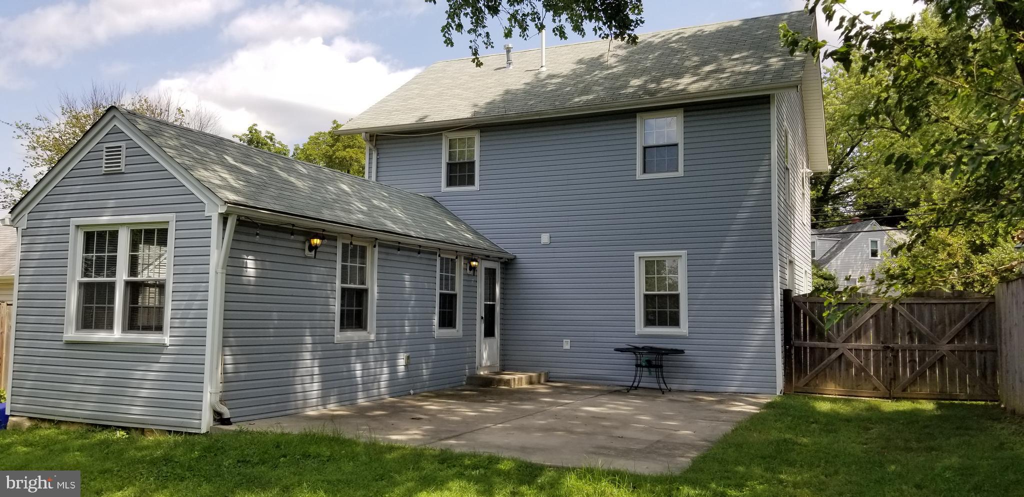 ROCKCREST - Residential Lease