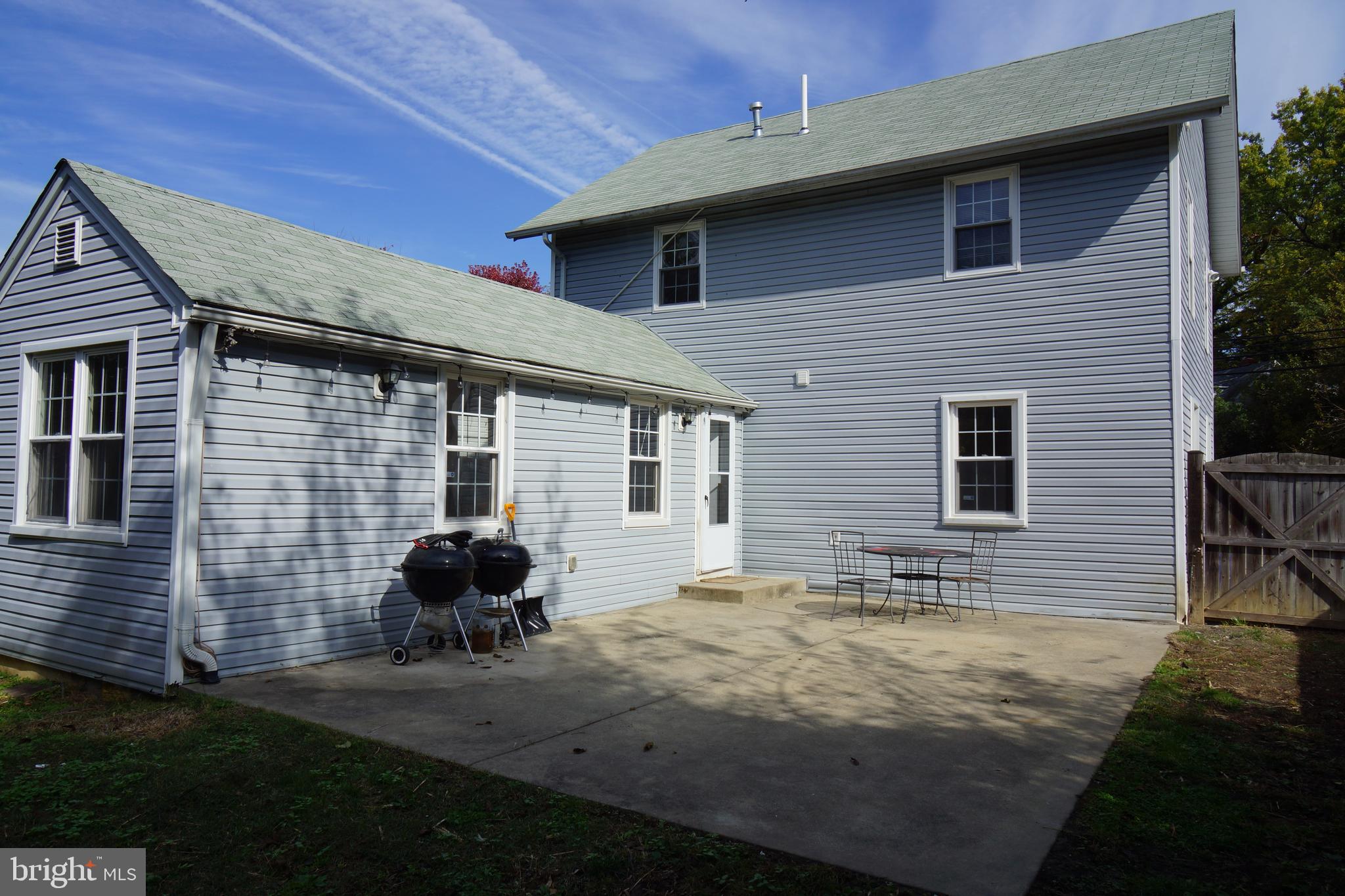 ROCKCREST - Residential Lease