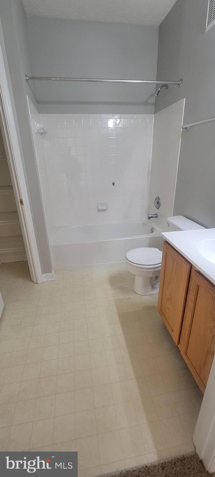 PINEY ORCHARD - Residential Lease