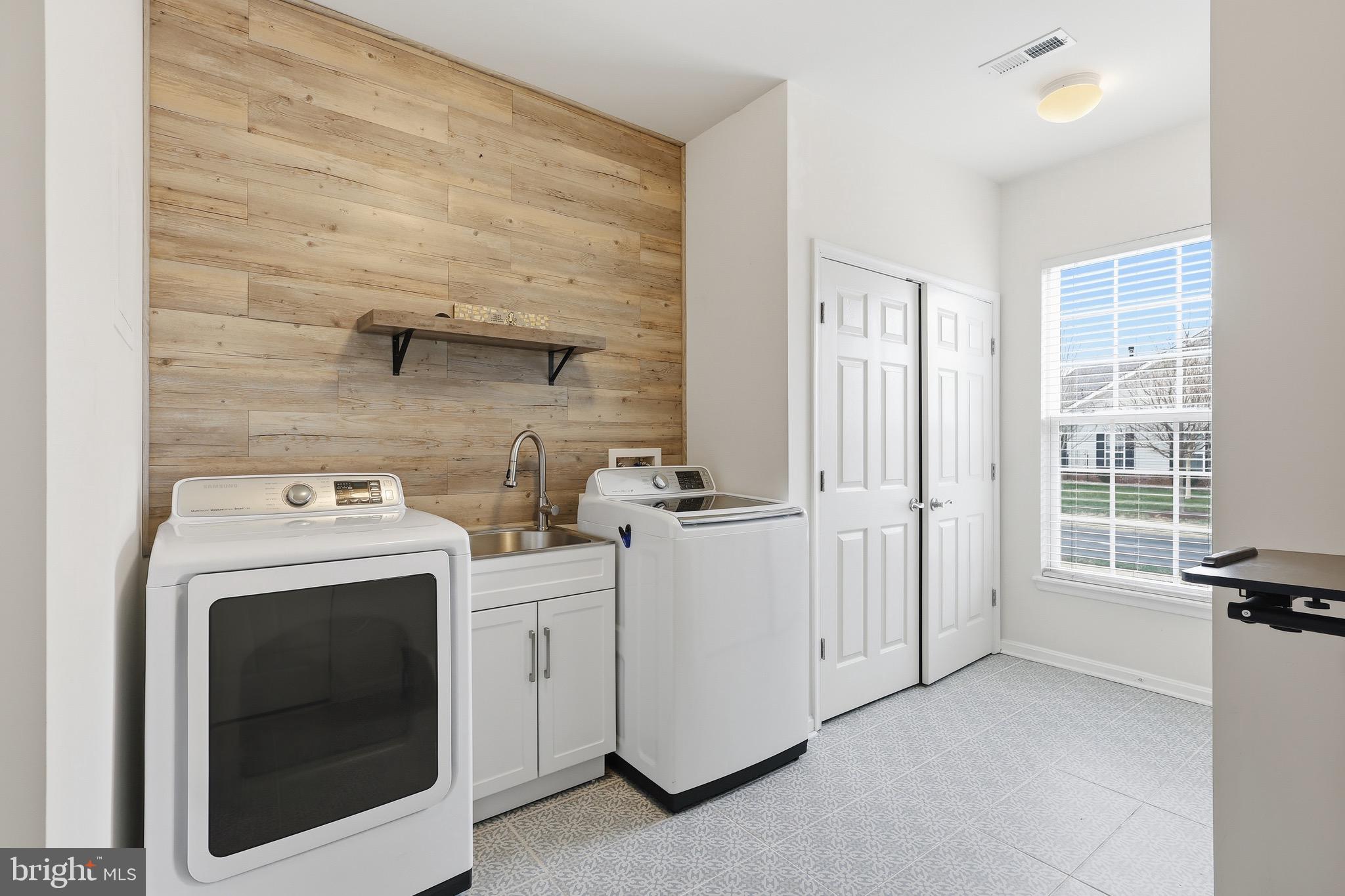 TURNBERRY EAST - Residential