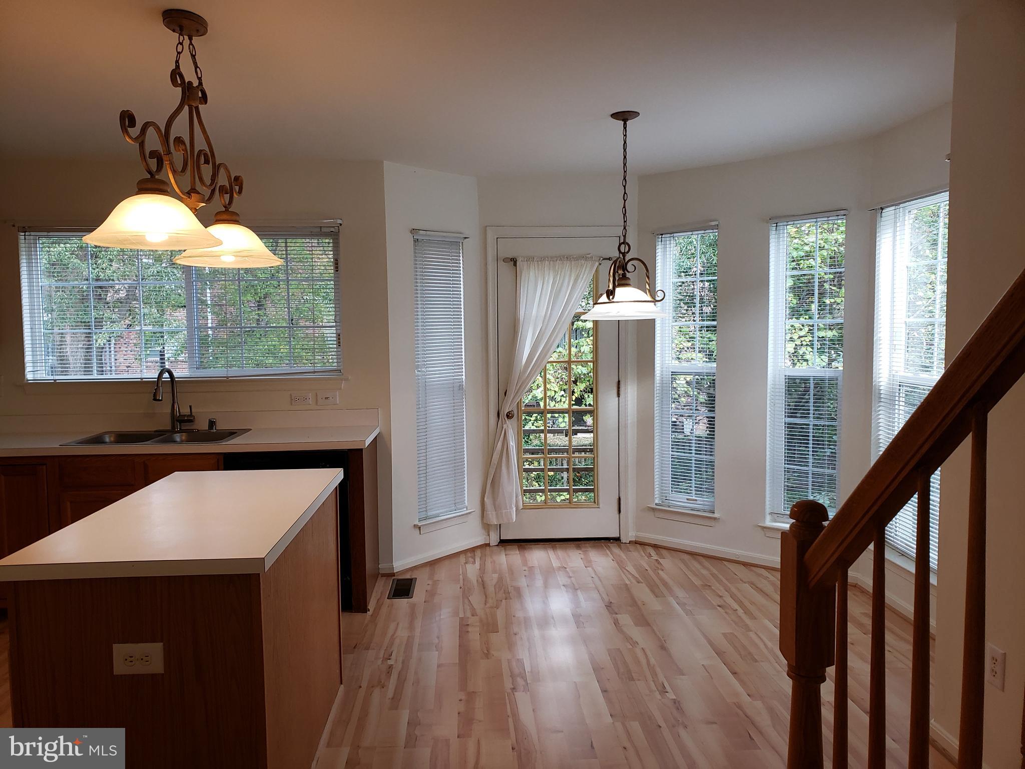 MOUNT VERNON TOWNES - Residential Lease