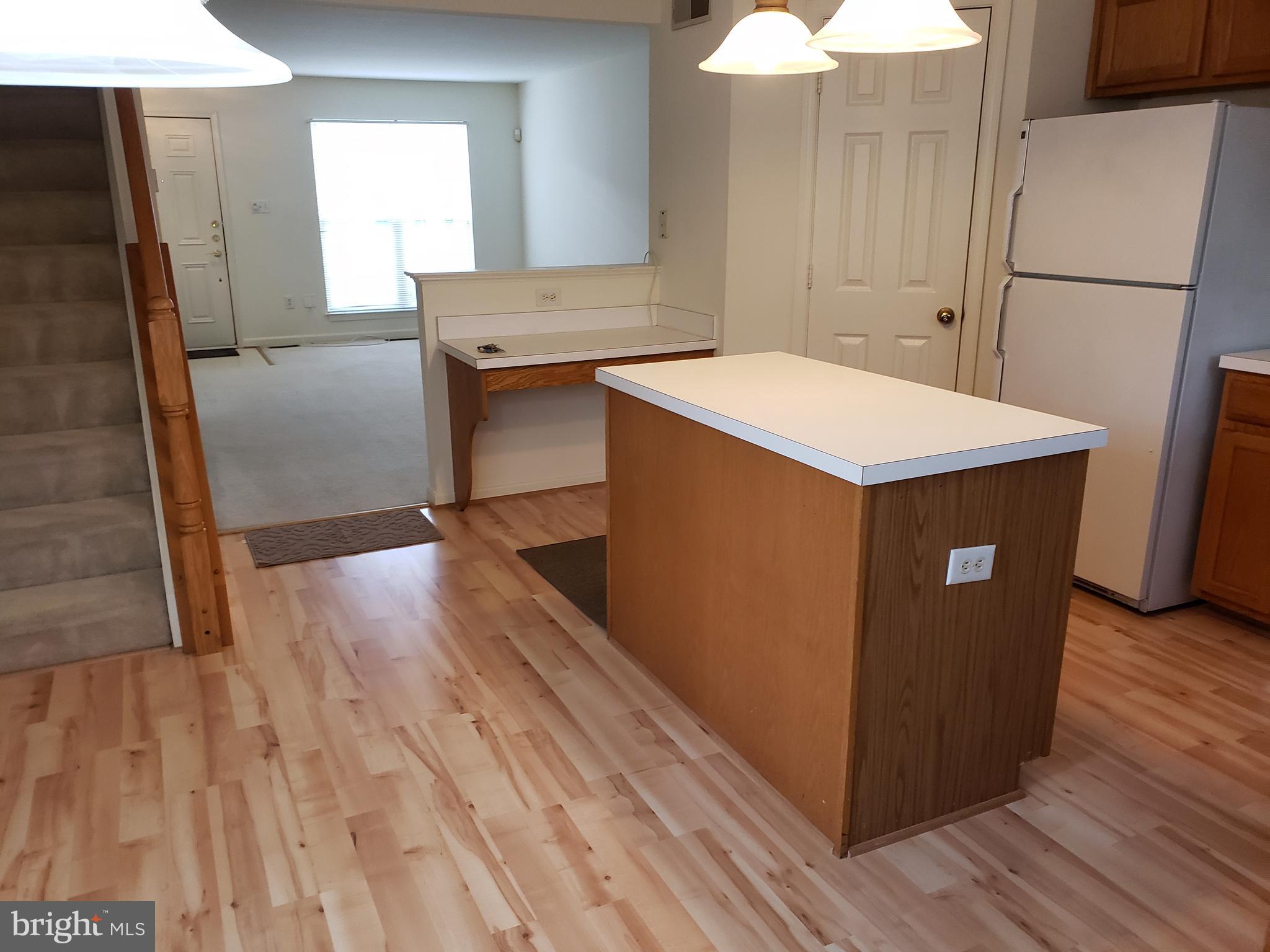 MOUNT VERNON TOWNES - Residential Lease